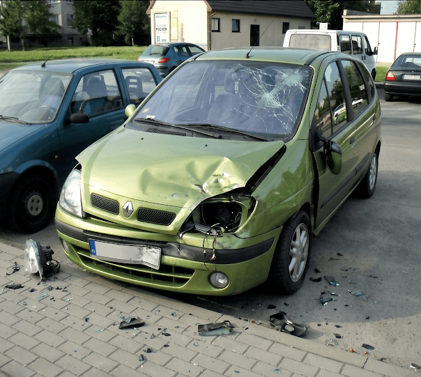 Voiture accidentée — après
